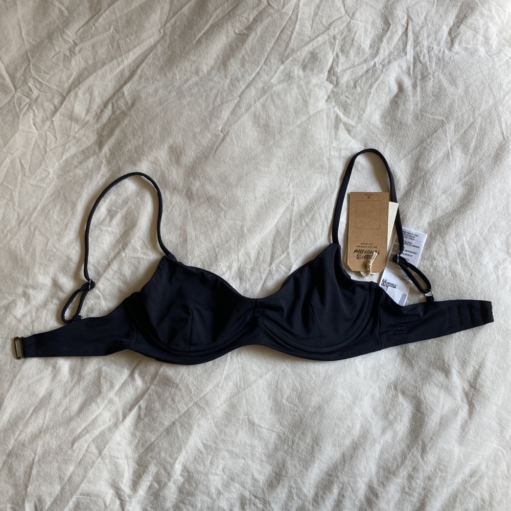 NWT Billabong Bikini top